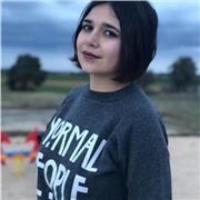 Doy clases de inglés, Lengua, Latín, Griego, Filosofía, Historia (contemporánea y de España) a todos los cursos y Matemáticas (hasta tercero de ESO)